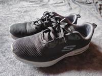 Skechers Air schwarz Gr 44 neu nur 2x im Haus getragen Nordrhein-Westfalen - Bad Driburg Vorschau