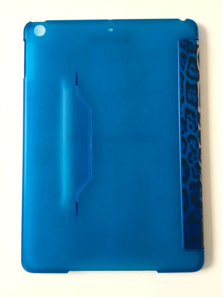 Just Cavalli iPad Air Hülle Neu Leopard lila blau in Oschatz