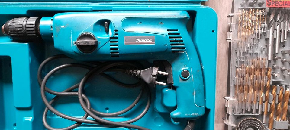 Makita HP 20 41 Bohrmaschine mit Koffer in Hamburg