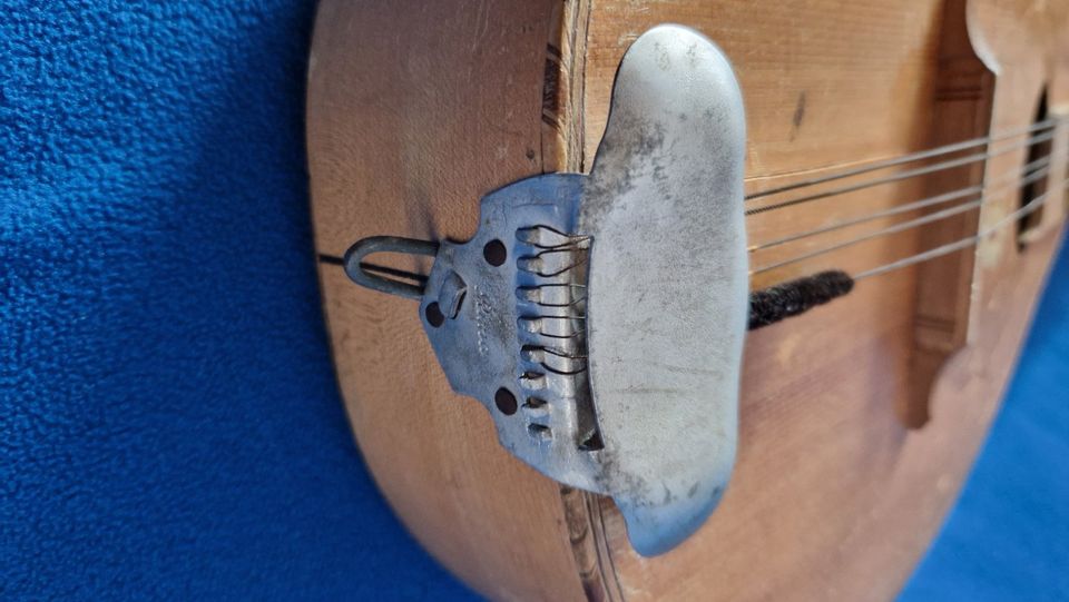 Sehr alte Mandoline in Steinkirchen