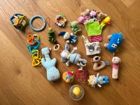 Babyspielzeug 18 Teile- Greiflinge, Spieluhr, Handpuppen, Rasseln Köln - Rath-Heumar Vorschau