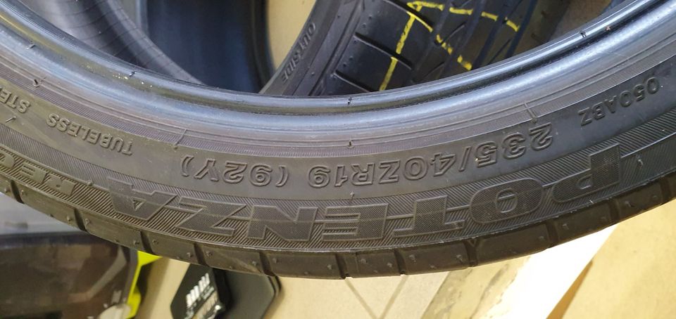 2x 235/40 R19 92Y Bridgestone Potzena RE050A 5mm in Hallbergmoos