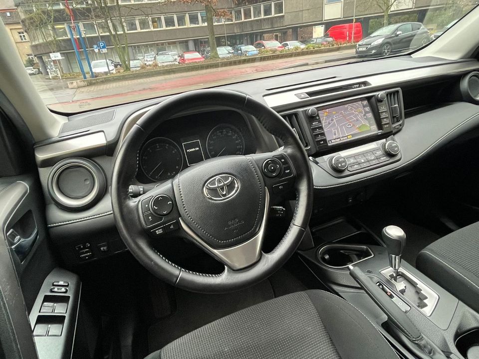 Toyota RAV 4 2,0 AWD Automatik, Facelift in Dillingen (Saar)