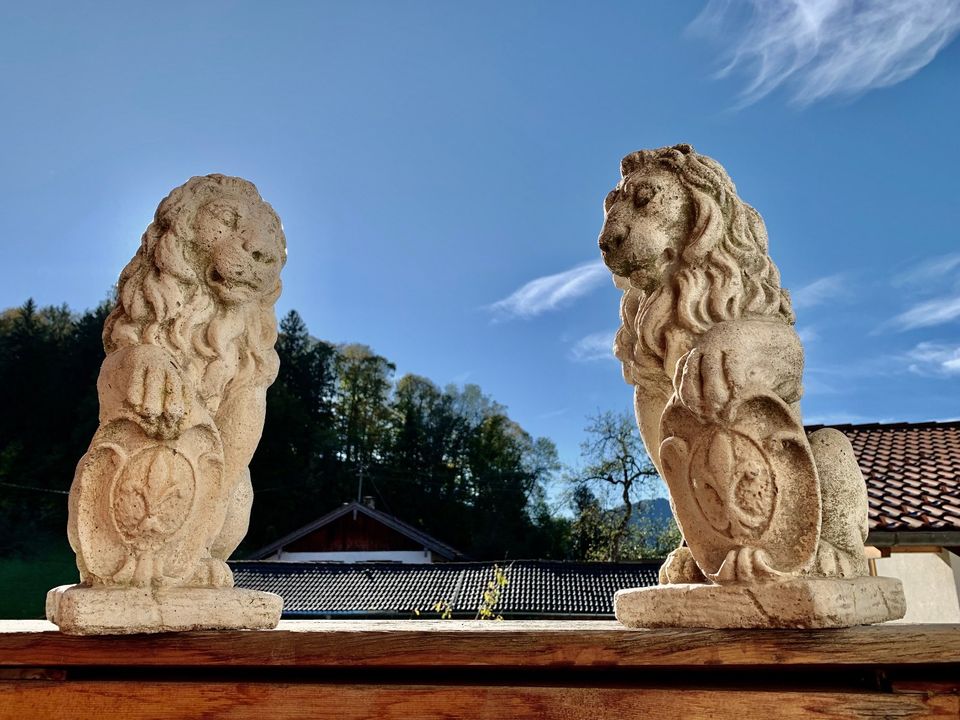 2 x Löwe Steinguss Skulptur Statue Marzocco Wappenlöwe in Gmund