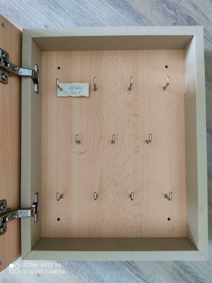 Schlüsselkasten Garderobenschrank Mehrzweckschrank Spiegel Ahorn in Oranienburg