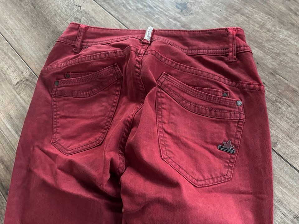 Buena Vista Jeans Hose Malibu Gr. S rot in Mülheim (Ruhr)