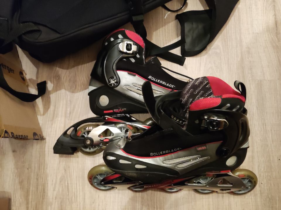 Rollerblades Speed Skates 5 Rollen Wheels mit Tasche Herren 43 in Salzkotten