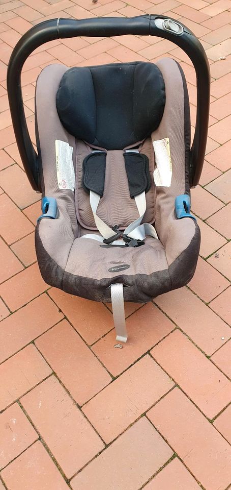 Babysitz mit ISO fix Basisstation von Römer in Leipzig