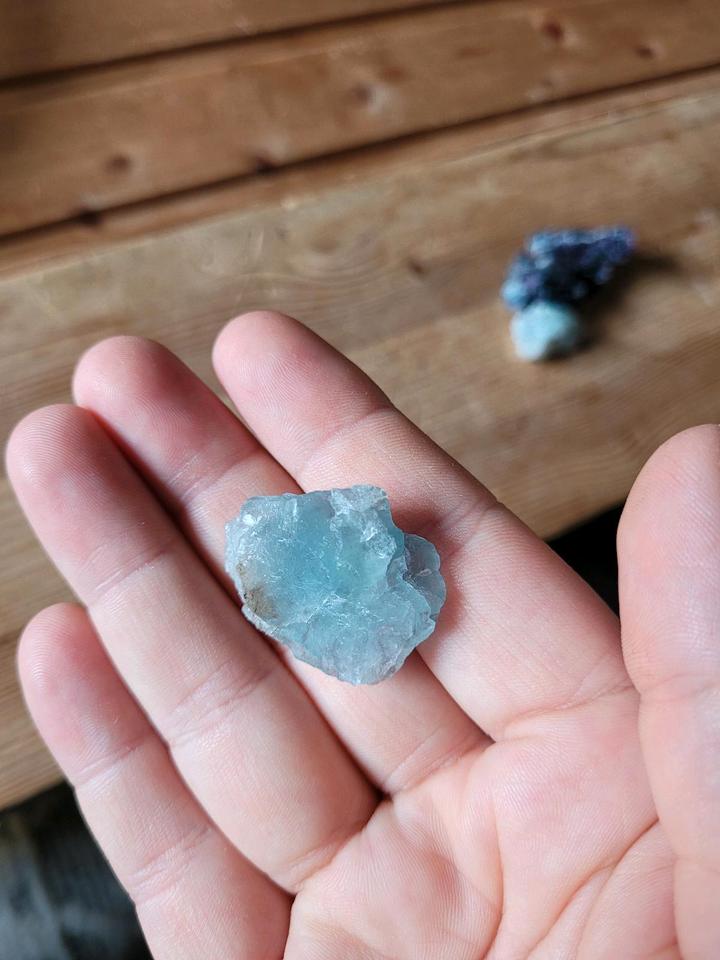 Regenbogenflourit Heilstein Esoterik Kristall Mineralien in Weilburg