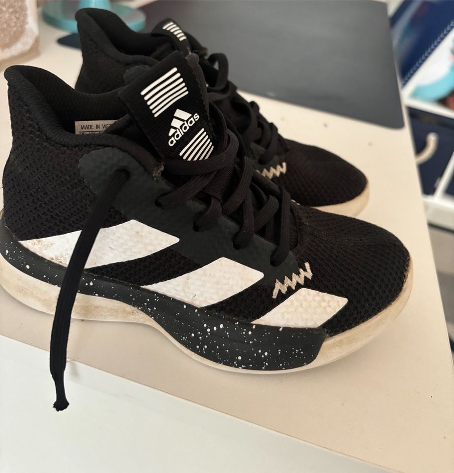 Kinderschuhe  Adidas Größe 29 in Salzgitter