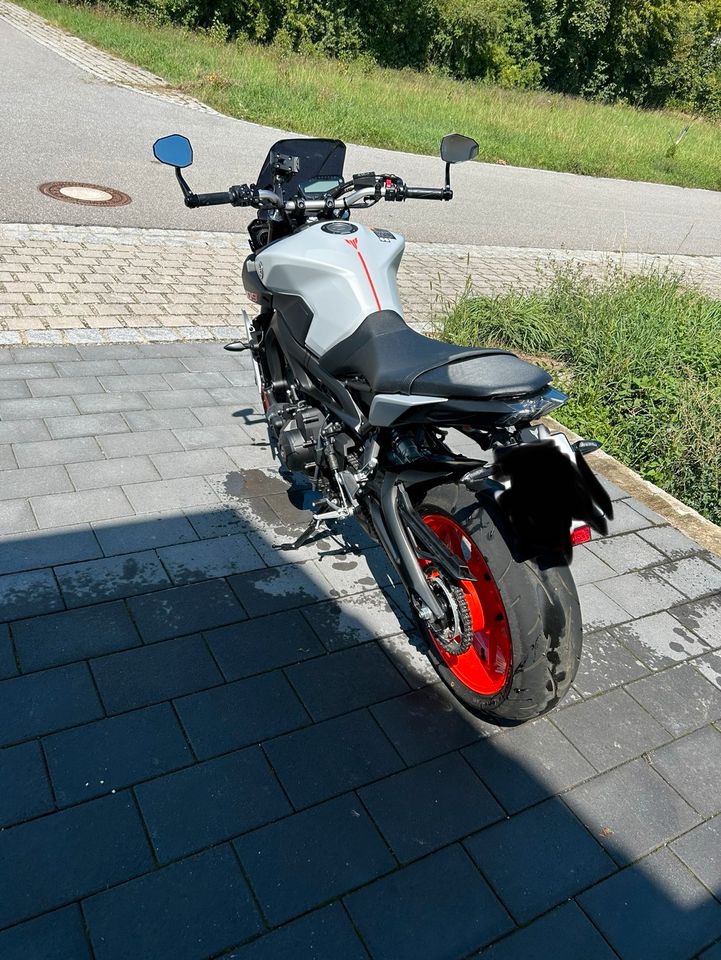 Yamaha MT 09 in Schierling