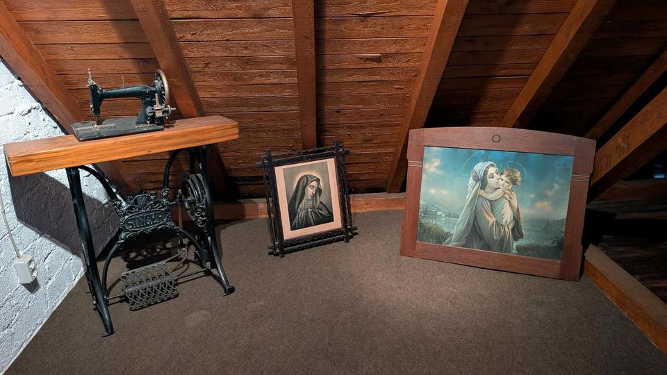 Antiquität, heilige Maria Bild ca 55 x 60 cm  Dachbodenfund in Wallmerod