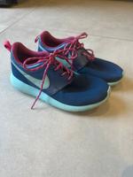 Nike sneaker Turnschuhe 35.5 wie neu Bayern - Würzburg Vorschau