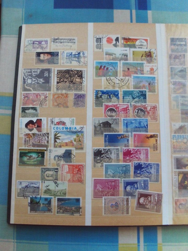 Ausland,Briefmarken im Album,bitte ansehen.............. in Horn-Bad Meinberg