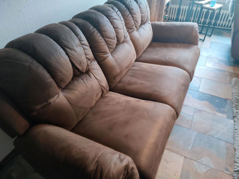 Neuwertiges Sofa mit Liegefunktion 210€ vb in Mönchengladbach