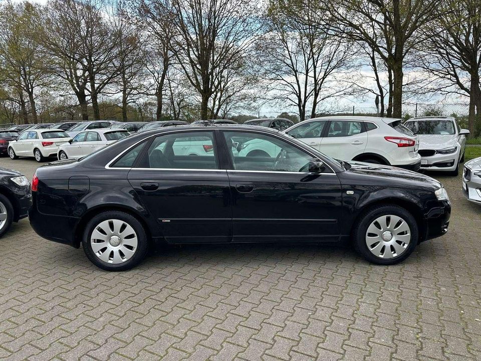 Audi A4 1.6   S-Line in Cloppenburg