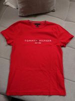 Tommy Hilfiger T-Shirt / rot gr: M (wie Neu) Niedersachsen - Leer (Ostfriesland) Vorschau