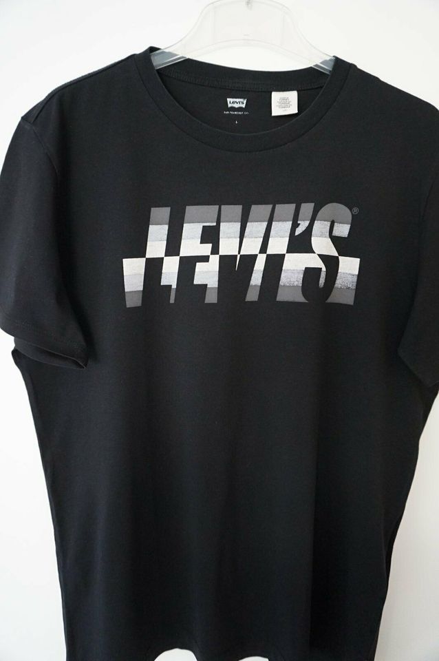LEVIS  T-Shirt  für junge Männer Größe L in Böblingen