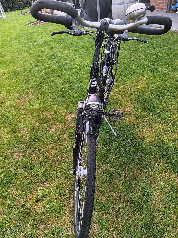 Trekking Bike Fahrrad 28 Zoll in Stade