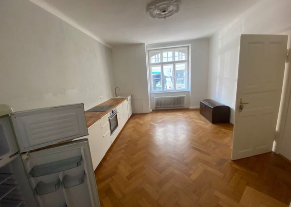 2-Zimmer-Altbauwohnung (93 qm) in Landshut zu vermieten in Landshut