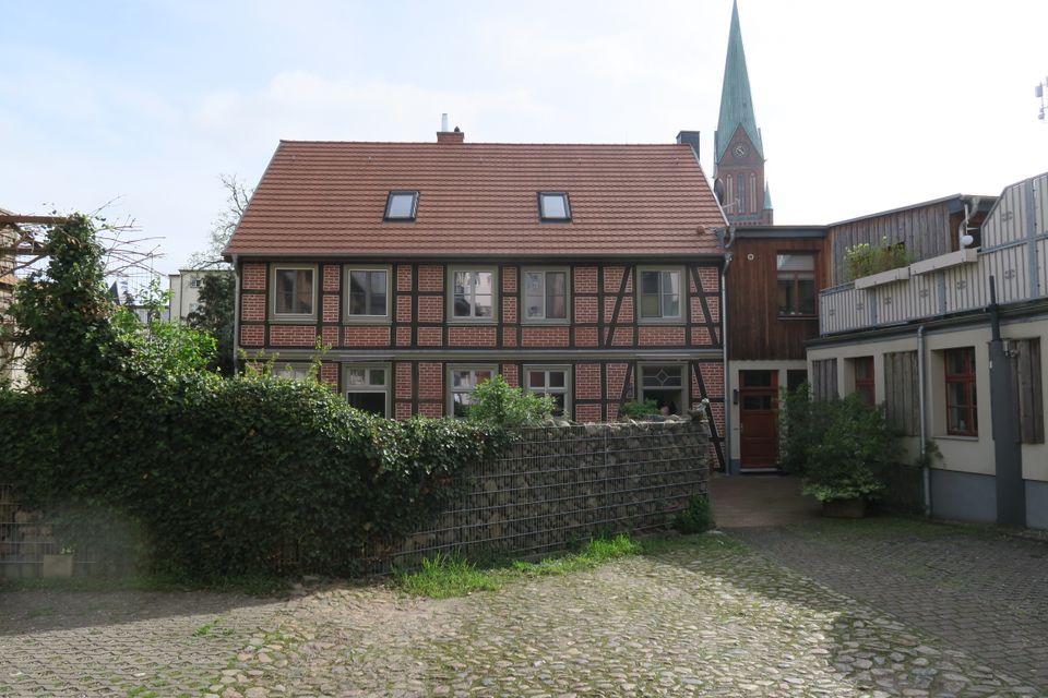 Dachgeschosswohnung im liebevoll sanierten Fachwerkhaus in Schwerin