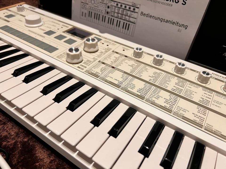 Korg MicroKORG S weiß (Analog Modeling Synthesizer/Vocoder) in Fuldatal