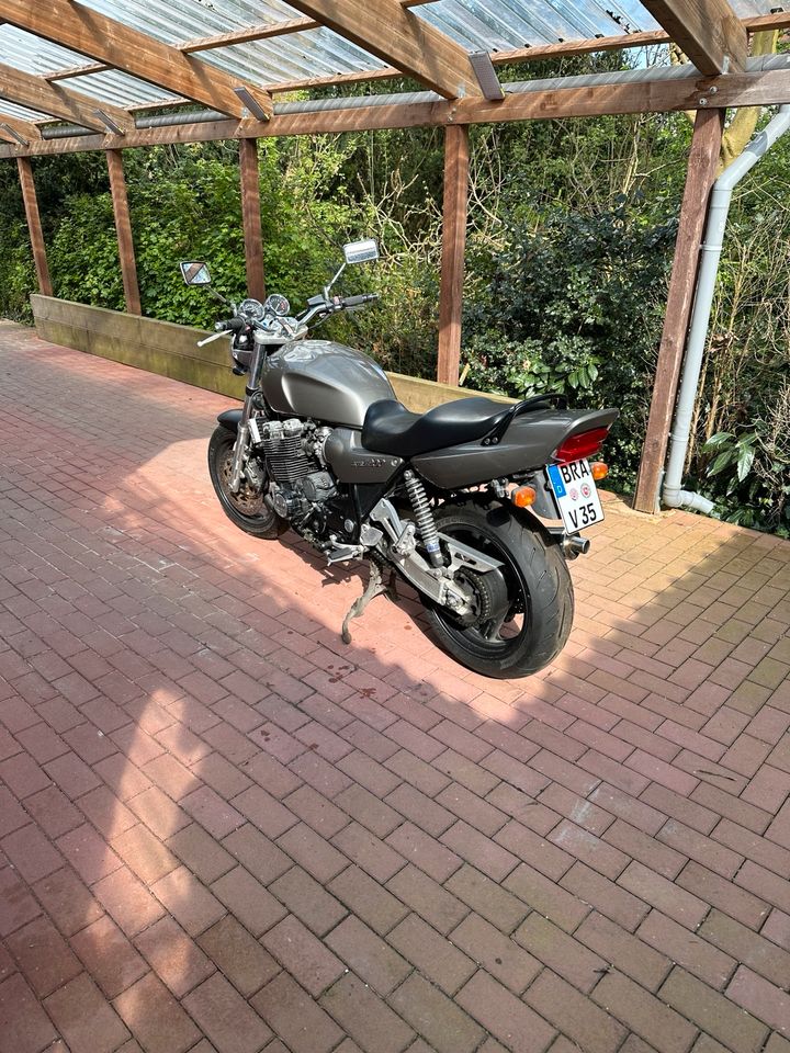 Yamaha xjr 1200 in Berne