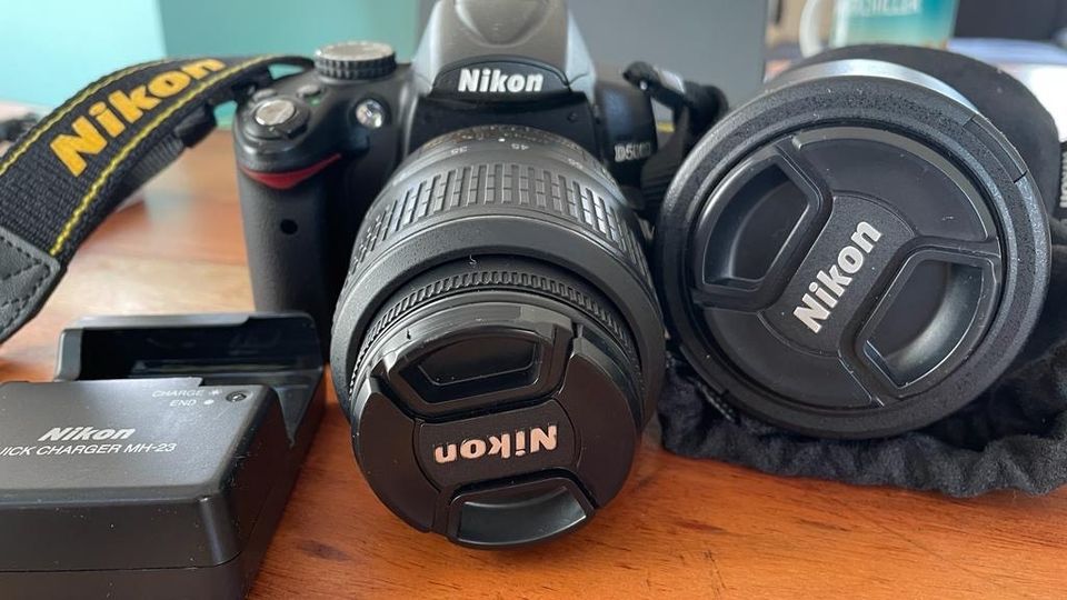 Spiegelreflexkamera Nikon D5000 + Objektiv 55mm in Leipzig