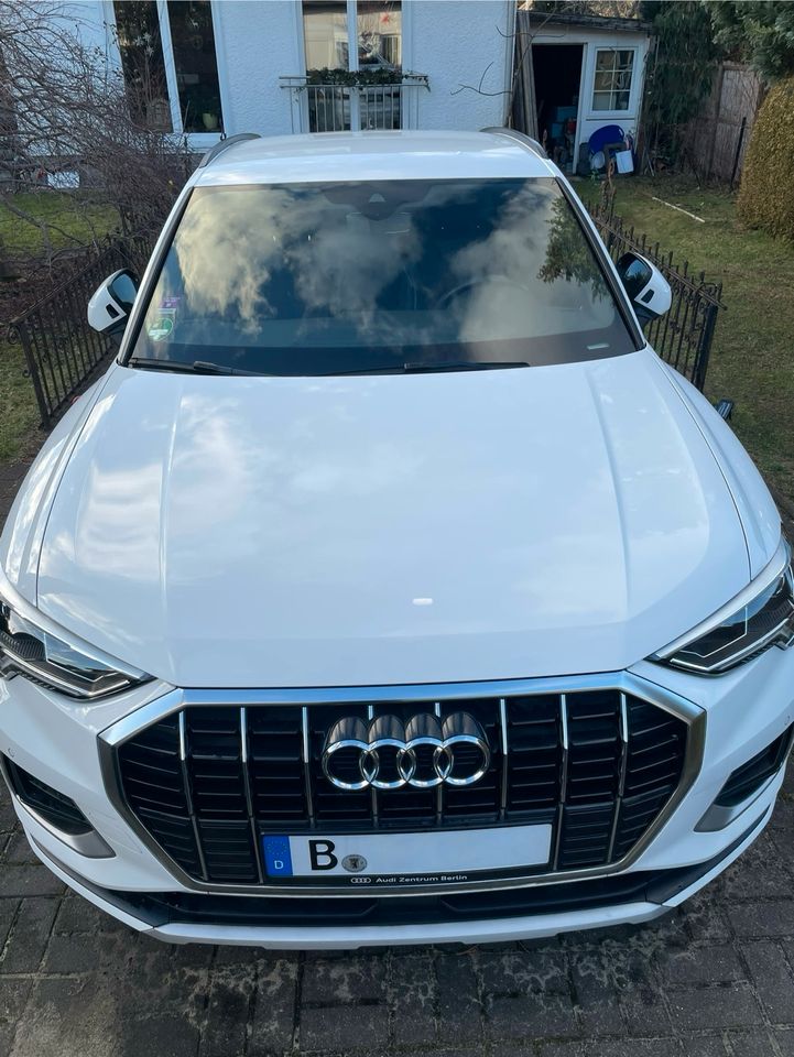 Audi Q3 35 TFSI s-tronic advanced S-Line mit mega Ausstattung in Berlin