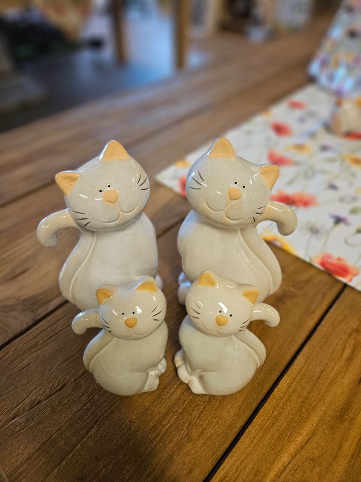 1x 2er-Set Katze creme Keramik Dekokatze Figur Skulptur in Halle