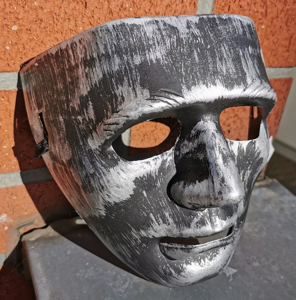 Maske Totenkopf schwarz Kunststoff Halloween neu  SONDERPREIS in Neuss