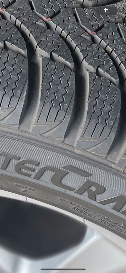 4 Kumho Winterreifen auf Alufelge 205/ 50R16 87H vom MX 5 in Höhr-Grenzhausen