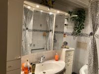 Zu verschenken Badezimmer Bad Badschrank Spiegelschrank Sachsen-Anhalt - Staßfurt Vorschau