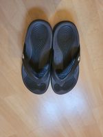 Crocs Flipflops Zehentrenner Badeschuhe Hessen - Willingshausen Vorschau