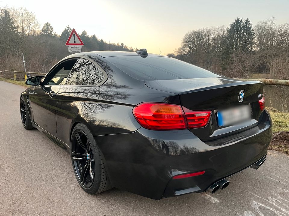 BMW M4 DKG Carbon F82 Crank Hub Fix Black in Homburg