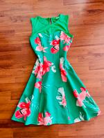 Kleid Blumen grün 32/34 Berlin - Neukölln Vorschau
