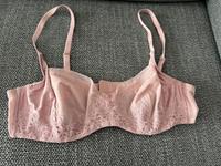Valentinstag Triumph zarter rosa BH Gr. 80 B Nordrhein-Westfalen - Lüdenscheid Vorschau