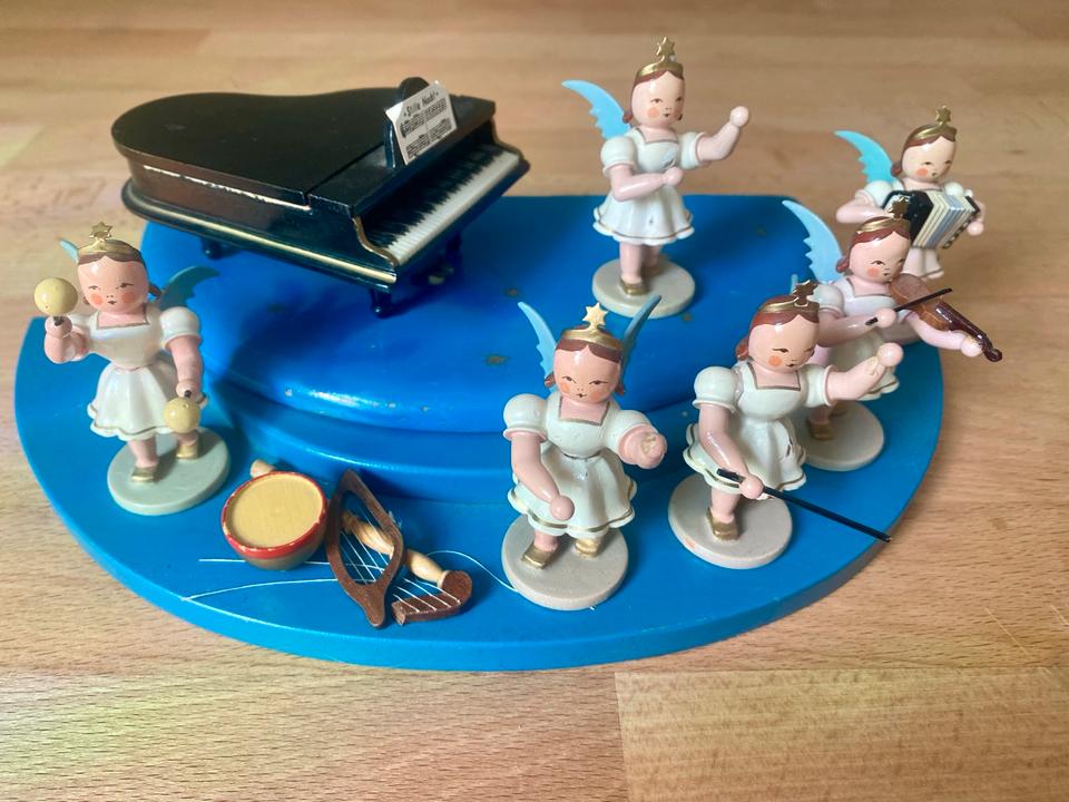 Set aus 8 Engeln mit Musikinstrumenten Weihnachten Holzengel in Attenkirchen
