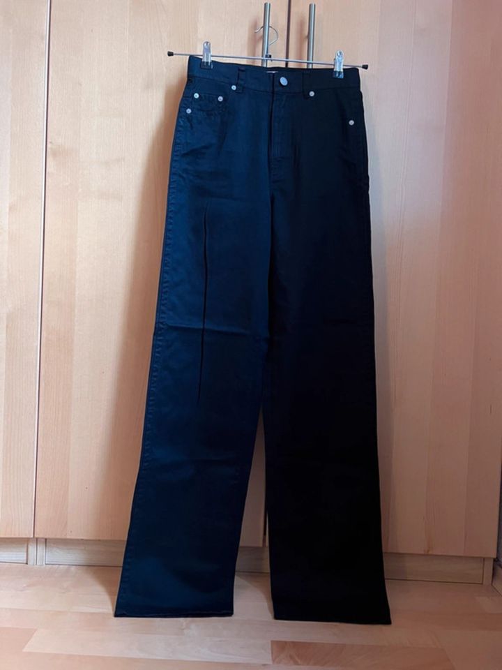 Schwarze Hose mit hoher Taille von & other stories, Größe XS in Dortmund