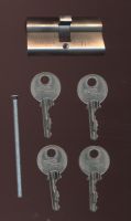 Einbausicherung für ein Türschloss 6,0 cm mit 4 Schlüssel Brandenburg - Ferch Vorschau