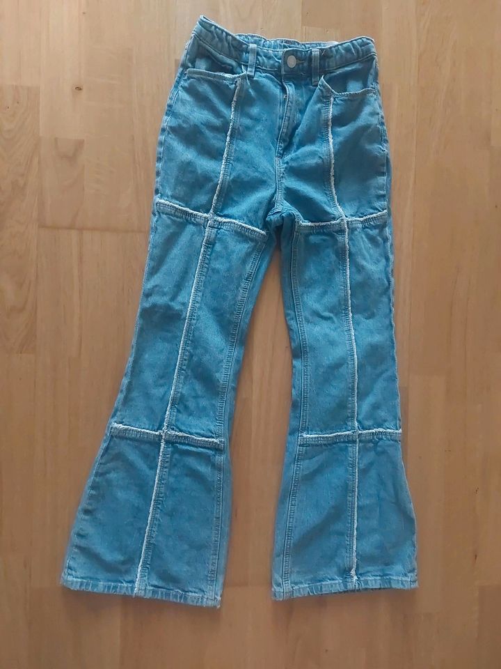 H&M Flared Jeans Gr 146 in Ismaning