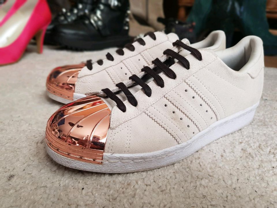 Adidas Superstar 80s Metal Toe Damen Schuhe 40 weiß rosé gold in Berlin -  Marzahn | eBay Kleinanzeigen ist jetzt Kleinanzeigen
