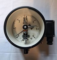 Manometer Kontaktmanometer DDR 0-6 Bar 2 Kontakte Sachsen-Anhalt - Lutherstadt Wittenberg Vorschau