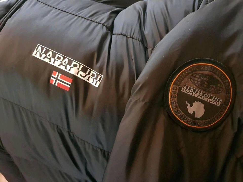 Neuw. Winterjacke XXL Napapijri schwarz Stepp Jacke in Hamburg