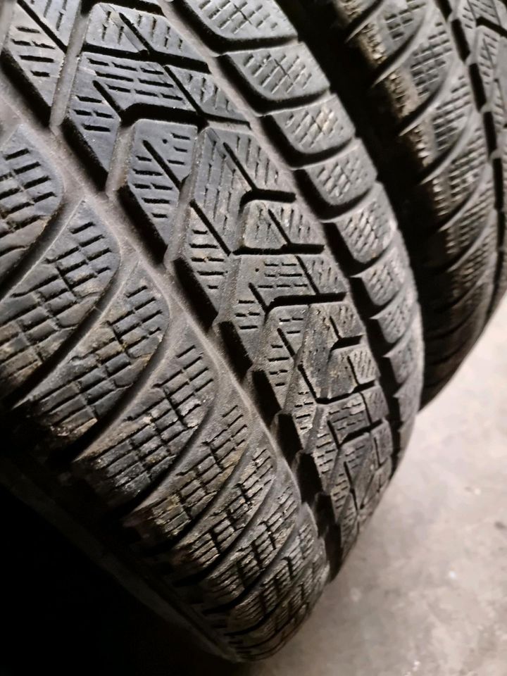 2x 235/60 R18 103H 2020 Pirelli Winterreifen in Stuttgart