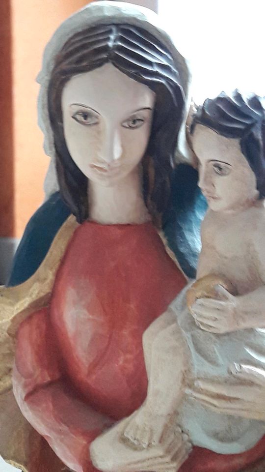 Schnitzfigur Holzfigur Skulptur Maria mit Kind Jesus in Kochel am See