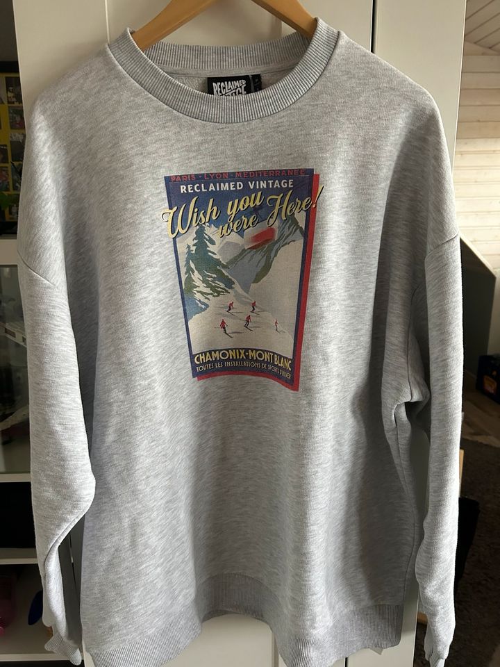 Reclaimed Vintage Sweatshirt / XL in Arnstein