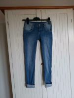 Jeans Gr. S eng anliegend mit Glitzersteinchen Bayern - Schwarzach Vorschau