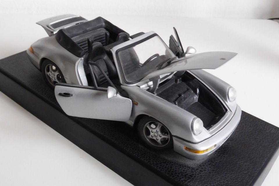 Anson PORSCHE 911 Carrera 4 Cabriolet 1:18 silber in OVP in Ludwigsburg