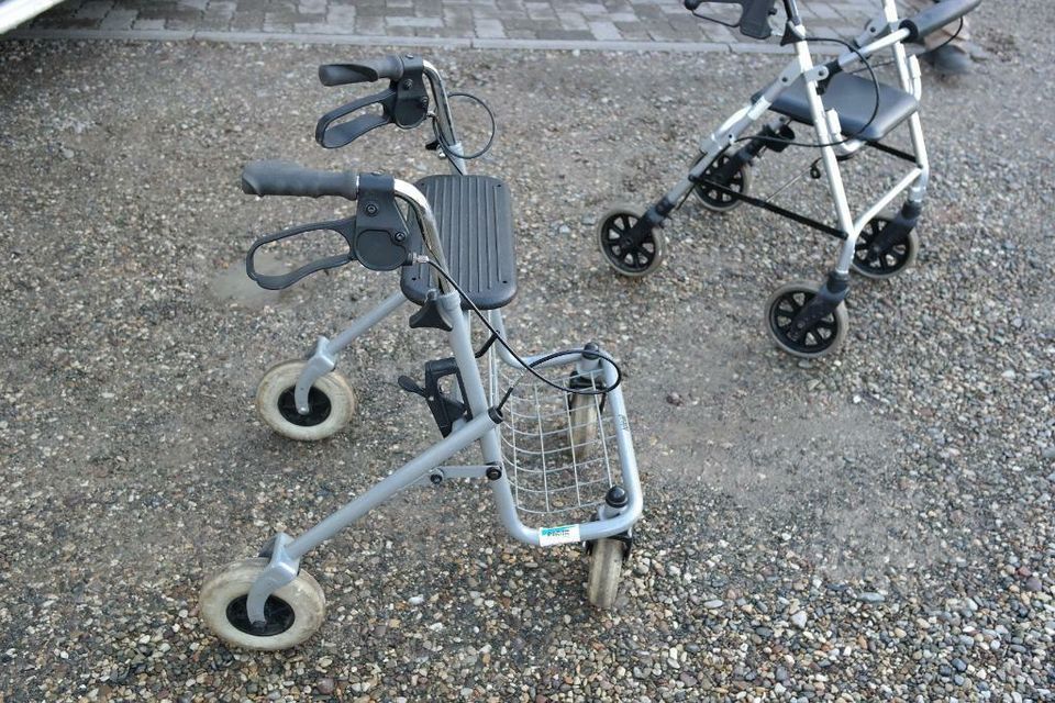 10 Stück ROLLATOR MANN FRAU 165-180 cm GRÖSSE in Hildesheim